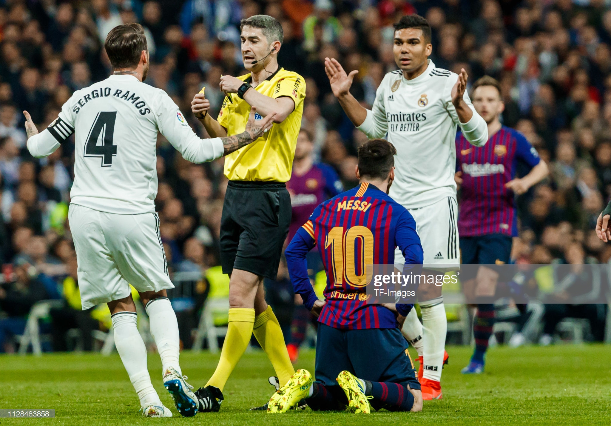 2018-19 Barcelona Home Shirt Montero #10 (S)