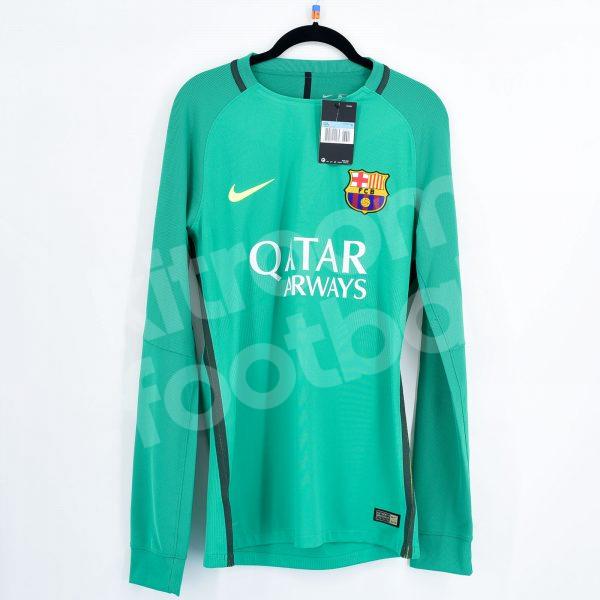 Paris Saint-Germain Home Goalkeeper Shirt Long Sleeve 2022-23